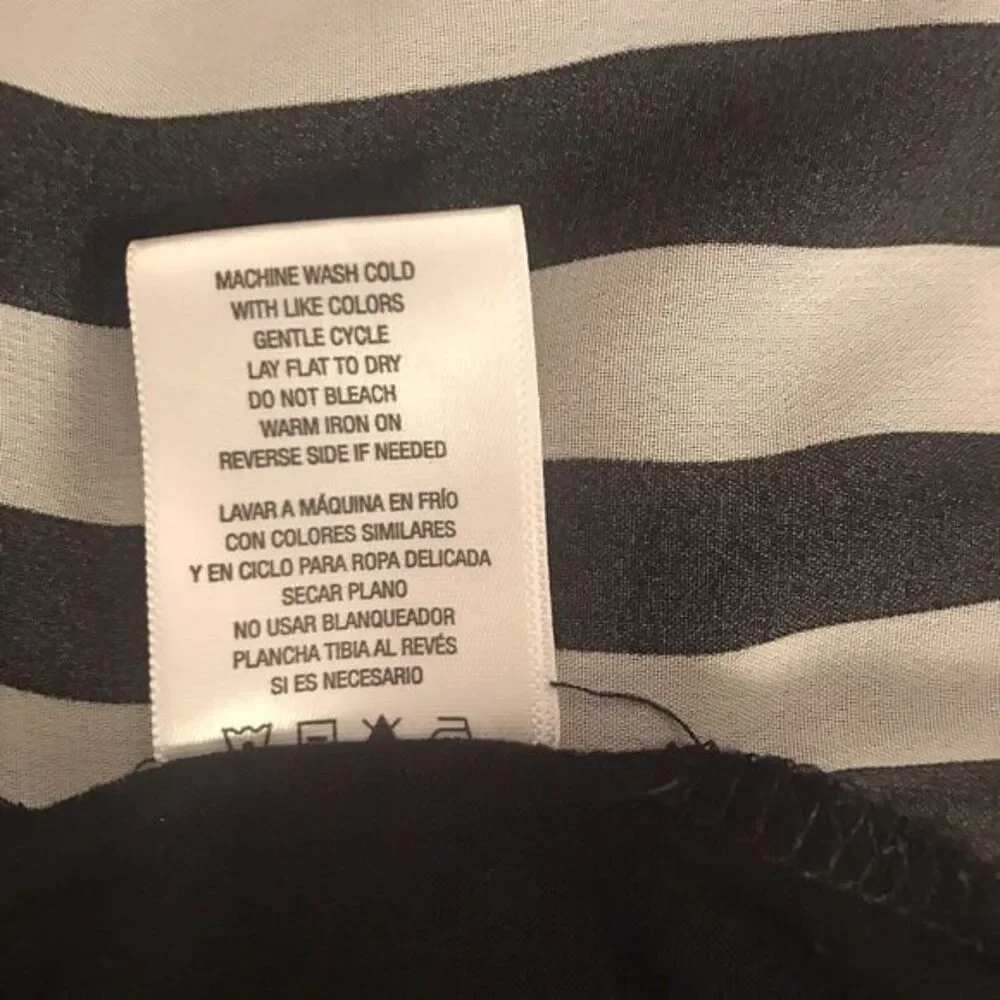 Bongo‎ Plus Boho Black & White Sheer Strip Tie Front Pullover Top Size 3X - Picture 8 of 8